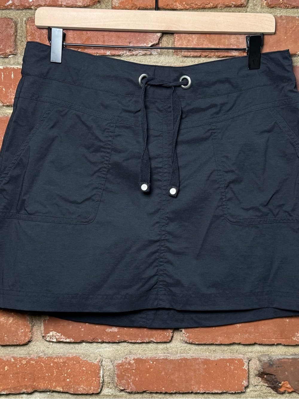 PrAna black Bliss Activewear Stretch Nylon Mini Skirt Women's Size medium